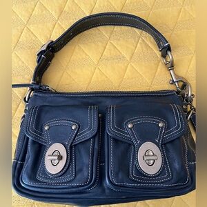 USED EXCELLENT LEATHER COACH PURSE